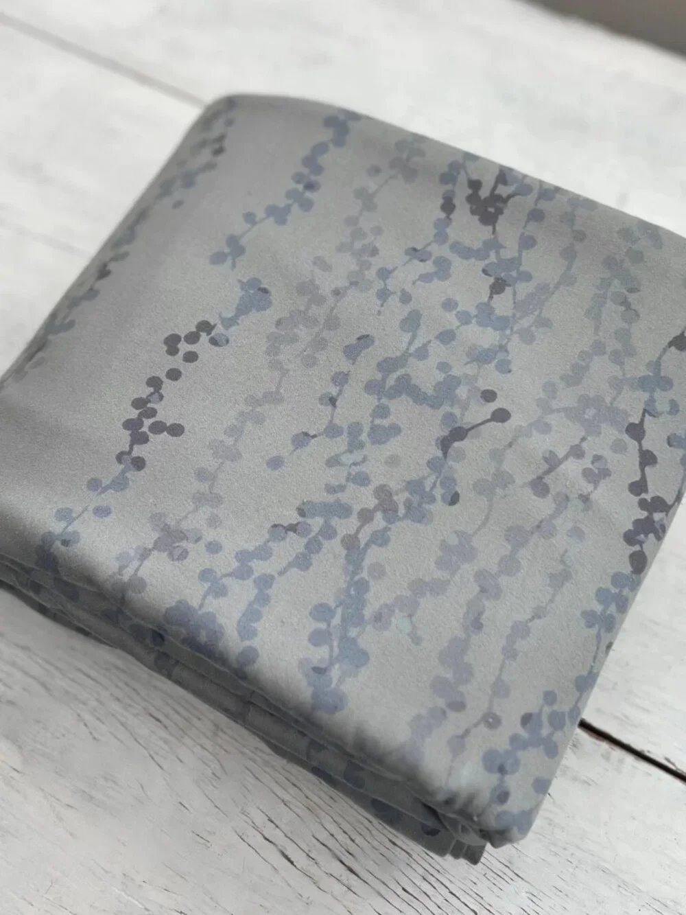 Calvin Klein Pacific Aegean Ivy Vines Gray KING Duvet Cover Set. 2 KING Pillowca